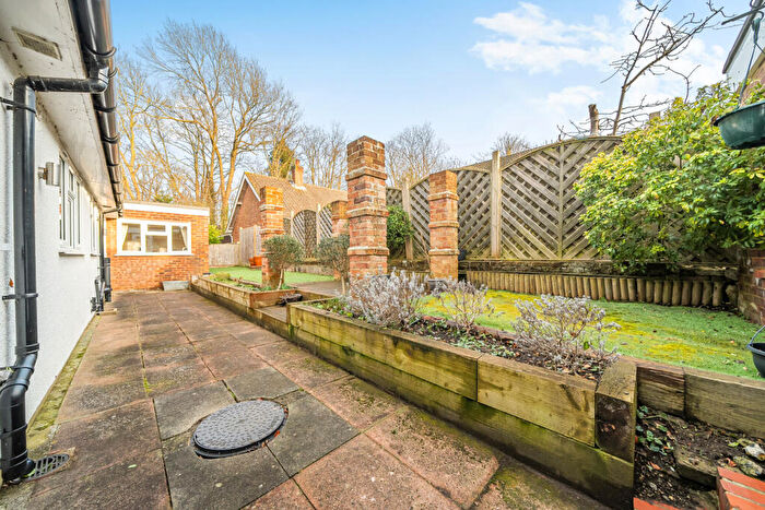 3 Bedroom Bungalow For Sale In Hillside, Farningham, Dartford, DA4