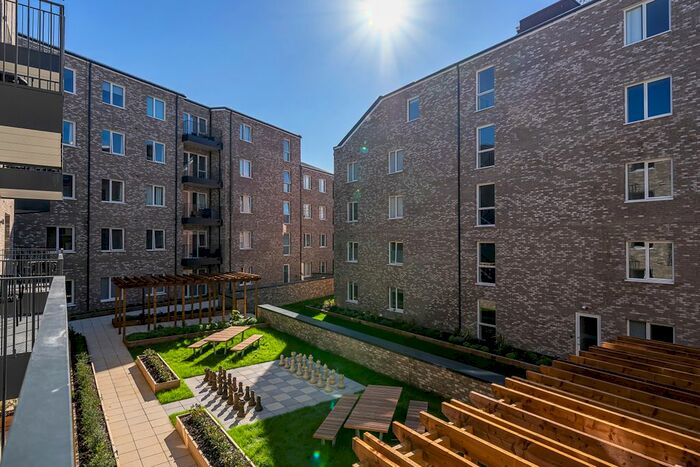 2 Bedroom Flat To Rent In Kooky, Station Road, Bishop's Stortford, CM23