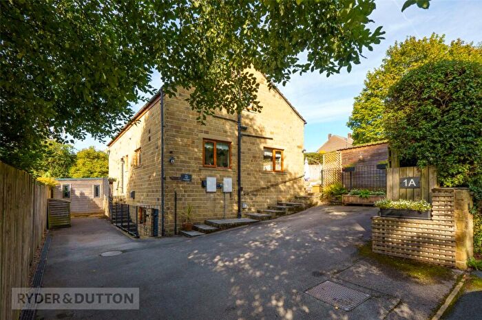 4 Bedroom Detached House For Sale In Burnside Drive, Holmfirth, HD9