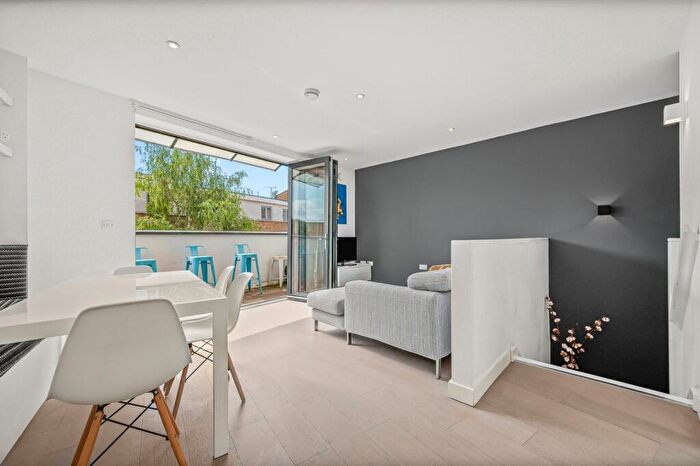 2 Bedroom Flat For Sale In Blue Anchor Lane, Bermondsey, SE16