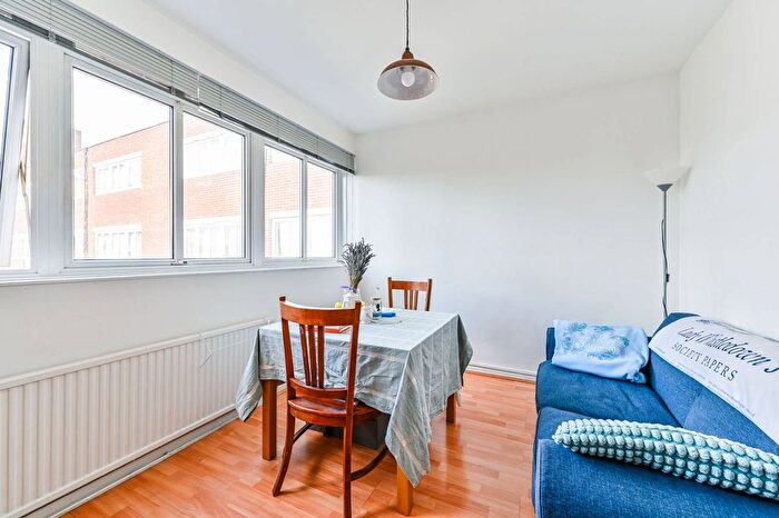 1 Bedroom Flat For Sale In Castle Road, Camden Town, London, NW1
