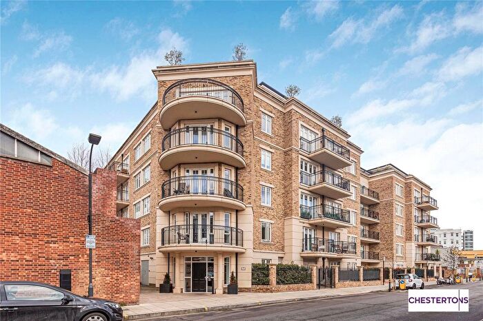 2 Bedroom Flat To Rent In Carnwath Road, Hurlingham, SW6