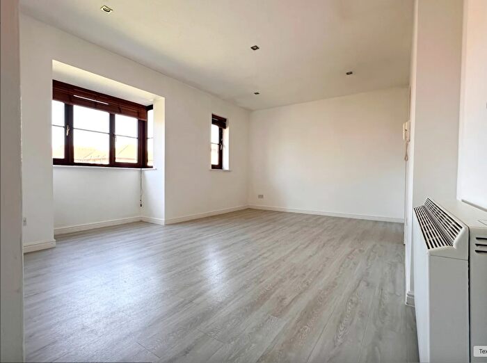 2 Bedroom Flat To Rent In Osbourne Road, Dartford, DA2