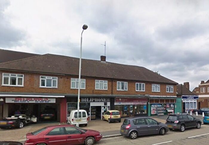 2 Bedroom Terraced House To Rent In Longwood Gardens, Ilford, Essex, IG5