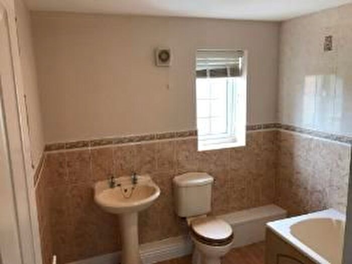 4 Bedroom Town House To Rent In Apple Tree Mews, Kippax, Leeds, LS25