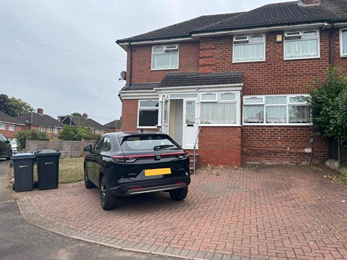 5 Bedroom Semi-Detached House For Sale In Silverton Crescent, Birmingham, B13