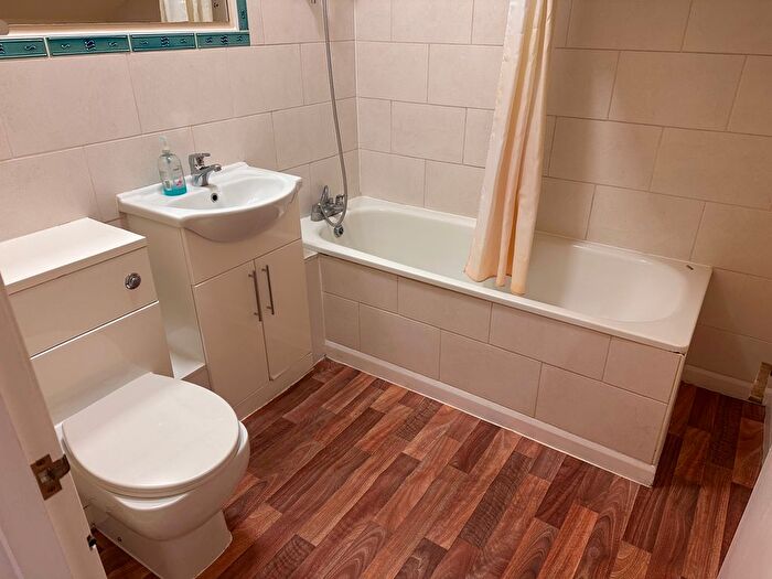 1 Bedroom Flat To Rent In Dagnall Park, South Norwood/Selhurst, SE25