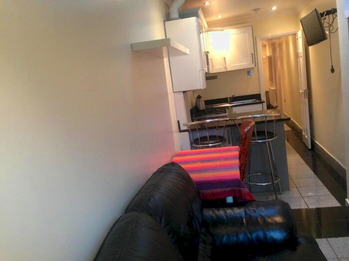 1 Bedroom Flat To Rent In Denmark Hill, London, SE5
