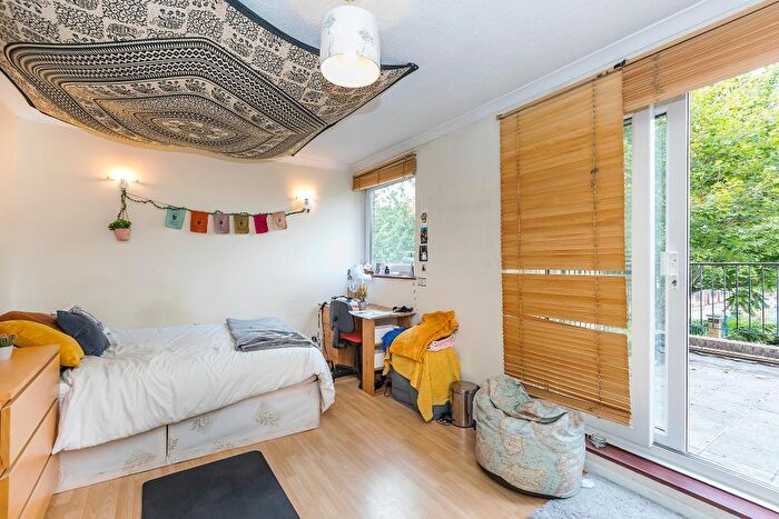 6 Bedroom Terraced House To Rent In Maroon Street, London, E14