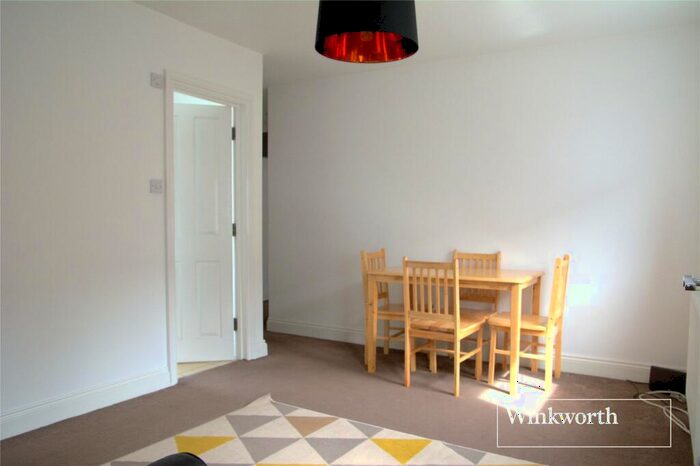 2 Bedroom Apartment To Rent In High Street, Barnet, EN5