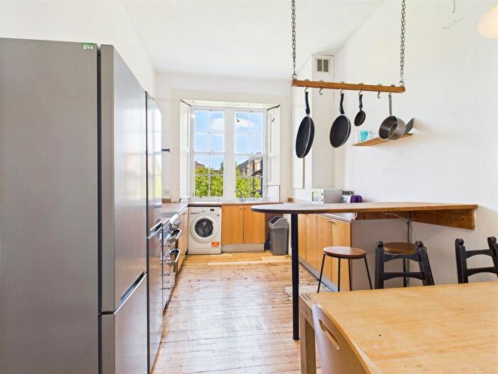 5 Bedroom Apartment To Rent In South Clerk Street, Newington, Edinburgh, EH8