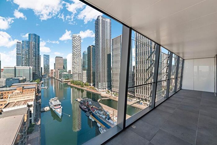 2 Bedroom Flat For Sale In Dollar Bay Place, Dollar Bay Point, E14
