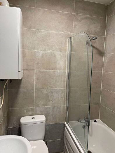 1 Bedroom Flat To Rent In High Road Leytonstone, London, E11