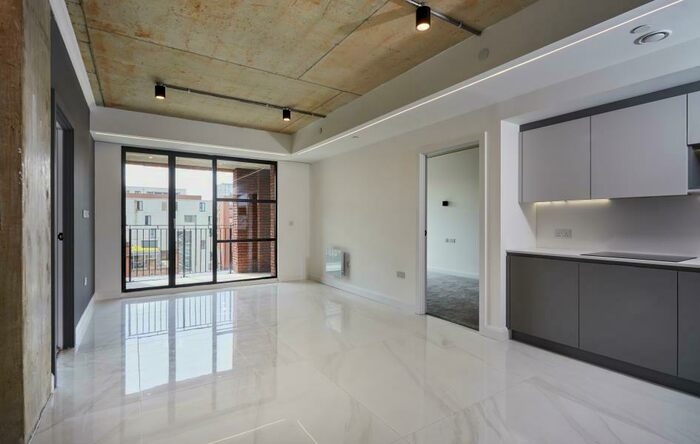 2 Bedroom Apartment To Rent In Apt . :: One Silk Street, M4