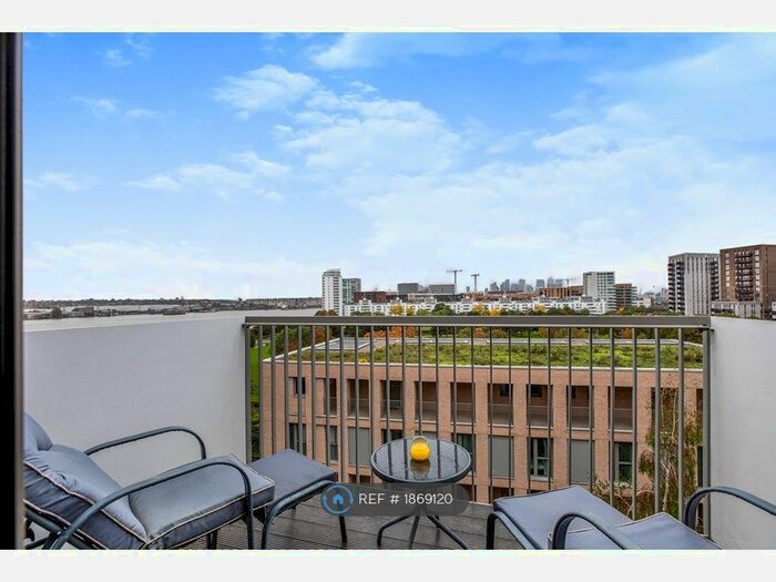 1 Bedroom Flat To Rent In Parkside Court, London, E16