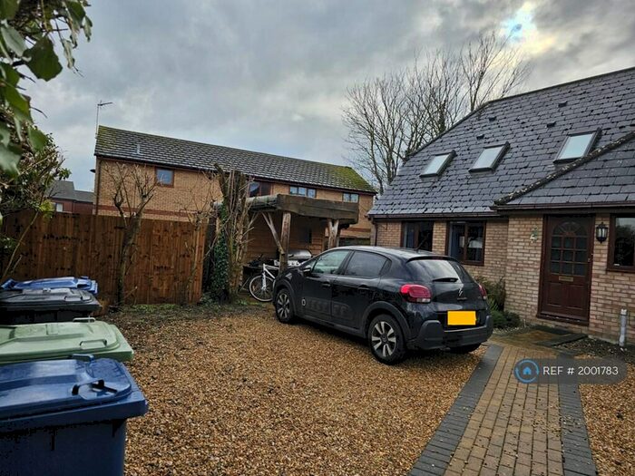 3 Bedroom Semi-Detached House To Rent In Fishers Lane, Cambridge, CB1