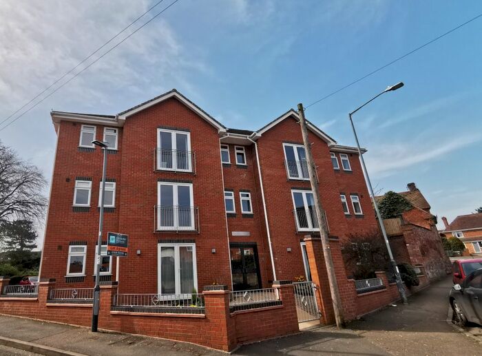 2 Bedroom Flat To Rent In The Blundells, Kenilworth, CV8