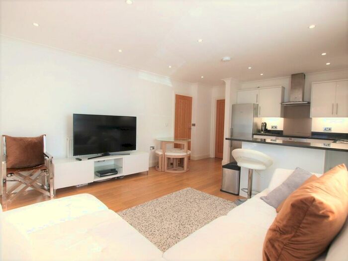 2 Bedroom Flat To Rent In East Barnet Road, Barnet, EN4