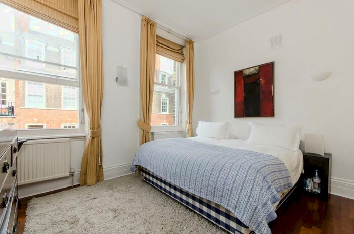 2 Bedroom Flat To Rent In Redcliffe Square, Chelsea, London, SW10