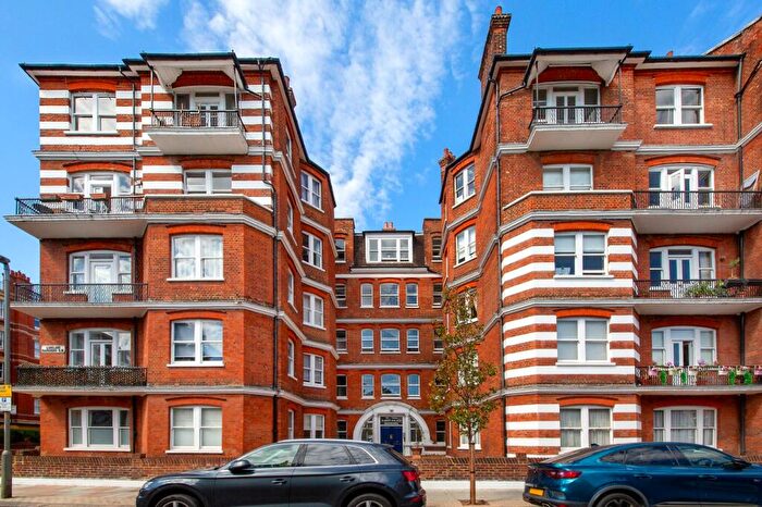 3 Bedroom Flat For Sale In Albert Palace Mansions, Lurline Gardens, SW11