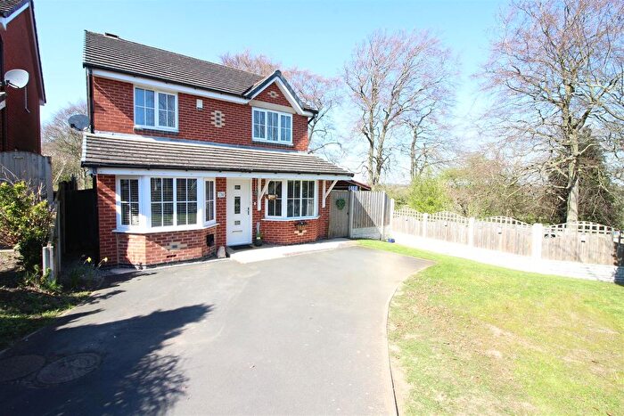 4 Bedroom Detached House For Sale In Higham Way, Garforth, Leeds, LS25