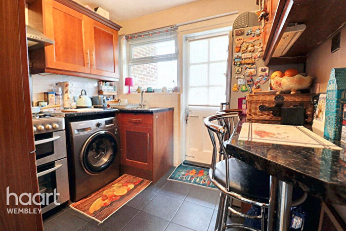 1 Bedroom Maisonette To Rent In Reets Farm Close, London, NW9