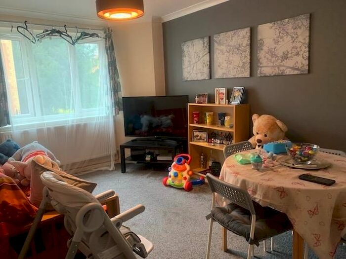 2 Bedroom Flat To Rent In Romilly Road, Canton, Cardiff CF5