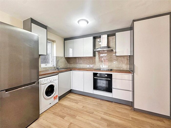 1 Bedroom Apartment To Rent In Hencroft Street North, Slough, Berkshire, SL1