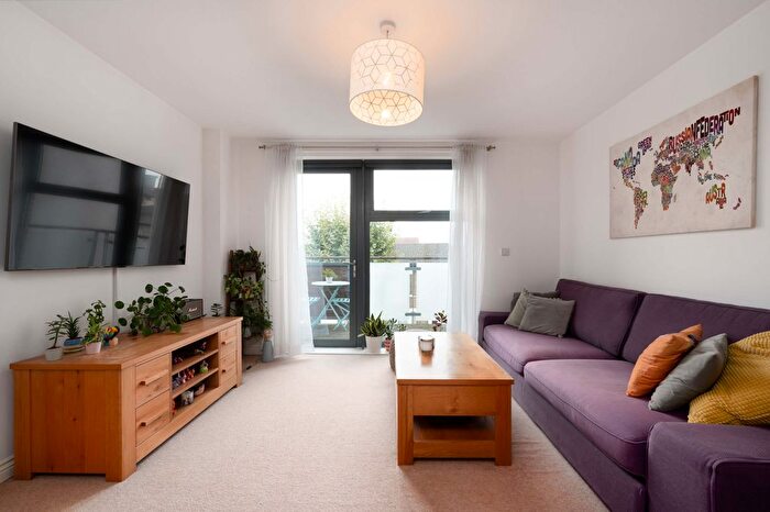 2 Bedroom Flat For Sale In St. Marys Road, London, NW10