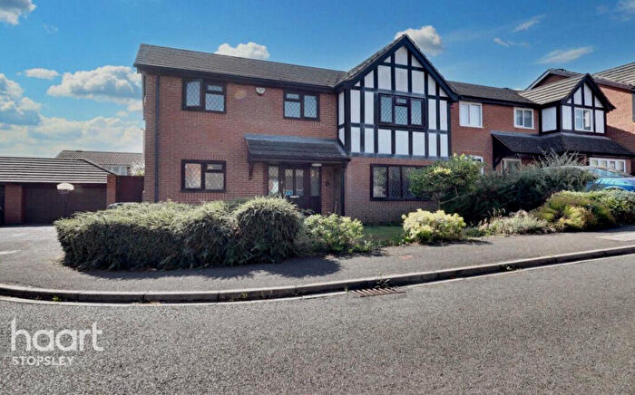 4 Bedroom Detached House For Sale In Tameton Close, Luton, LU2