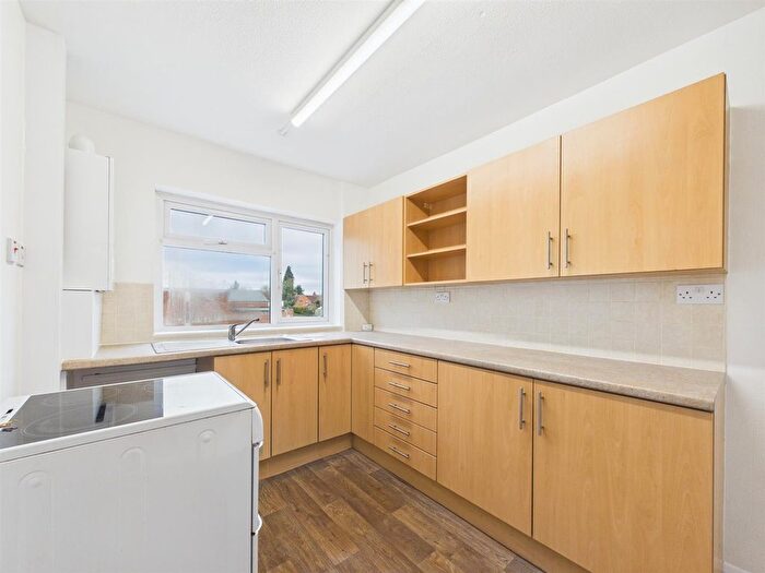 3 Bedroom Flat To Rent In Leicester Street, Bulkington, Bedworth, CV12