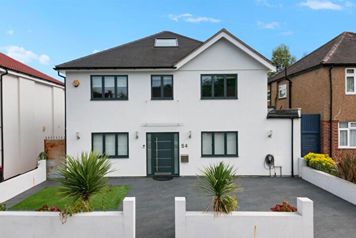 6 Bedroom Detached House For Sale In Lime Grove, Ruislip, HA4