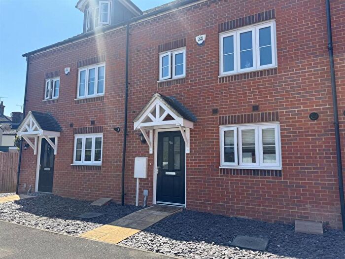 4 Bedroom Terraced House To Rent In Quarry Close, Gravesend, DA11