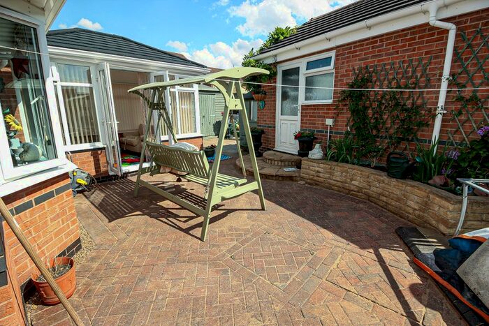 3 Bedroom Bungalow For Sale In Birchfield Drive, Worksop, S80