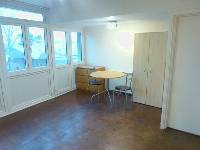 1 Bedroom Flat To Rent In Highfield Road, London, NW11