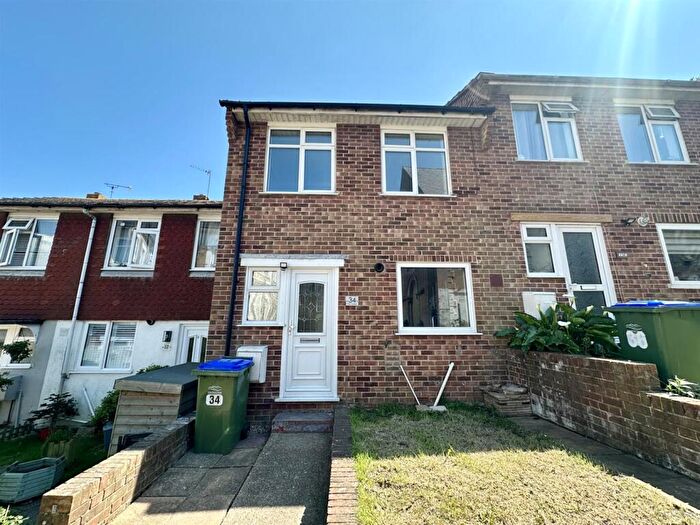 3 Bedroom House To Rent In Cloisters, Church Hill, Newhaven, BN9