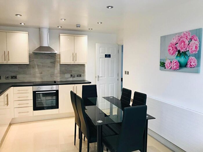 5 Bedroom Terraced House For Sale In Langwood Close, CV4