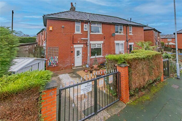 3 Bedroom Semi-Detached House For Sale In Willows Lane, Rochdale, Greater Manchester, OL16