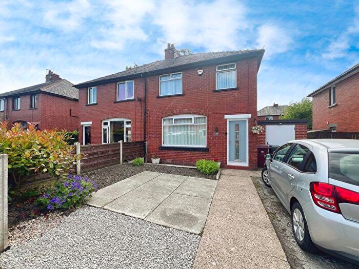 3 Bedroom Semi-Detached House For Sale In St. Kilda Avenue, Kearsley, BL4