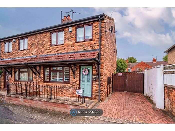 3 Bedroom Semi-Detached House To Rent In Edmund Street, Kettering, NN16
