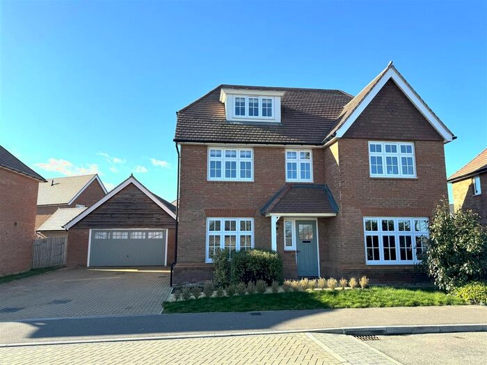 5 Bedroom Detached House For Sale In Great Threads, Staplehurst, Tonbridge, TN12