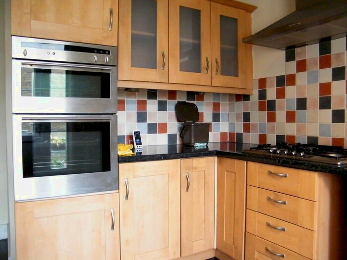 3 Bedroom Flat To Rent In Coombe Road, Norbiton, Kingston Upon Thames, KT2