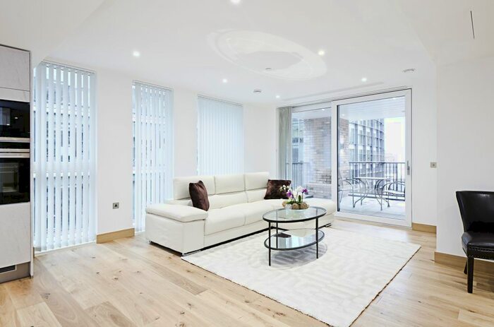 3 Bedroom Flat To Rent In Hermitage Street, London, W2