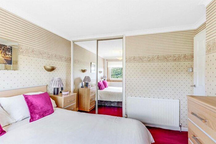 3 Bedroom Detached House For Sale In Inverewe Drive, Deaconsbank, Glasgow, Glasgow City, G46