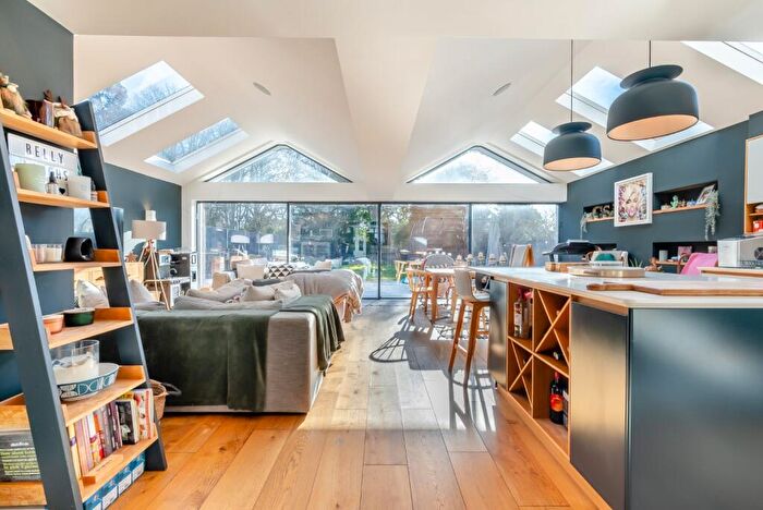 5 Bedroom Detached House For Sale In Salisbury Avenue, St Albans, AL1