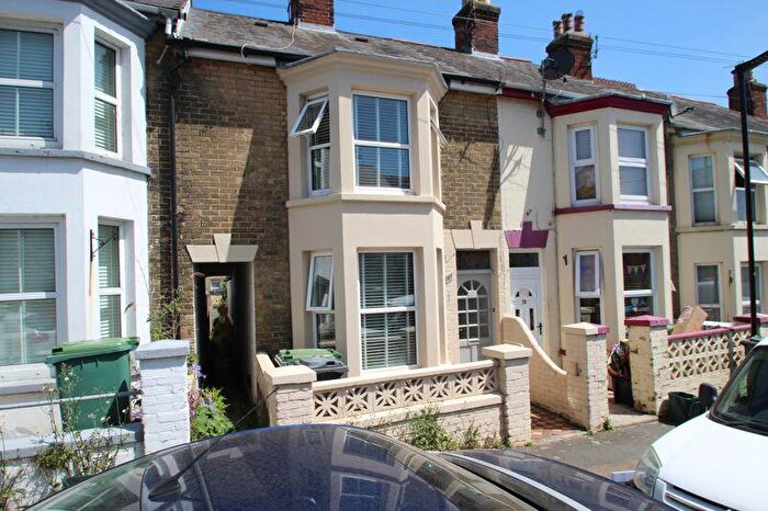 3 Bedroom Terraced House To Rent In Pelham Road, Cowes, PO31