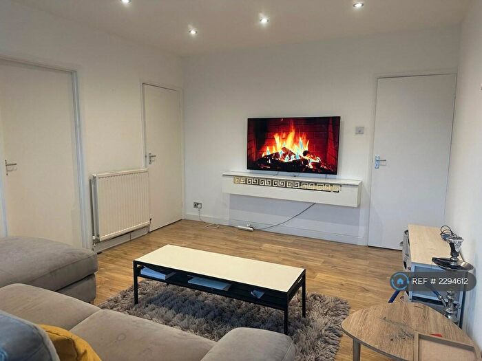1 Bedroom Flat To Rent In Belmont Lane, Stanmore, HA7