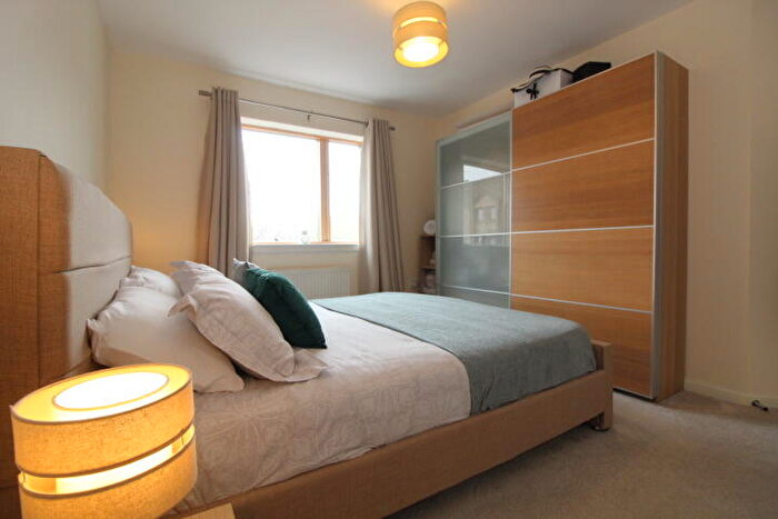 2 Bedroom Flat To Rent In Baker Street, /, Shawlands, G41