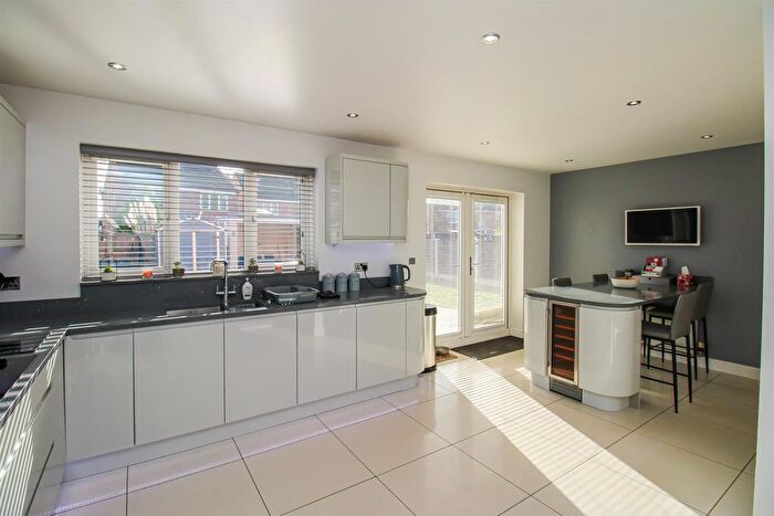 4 Bedroom Detached House For Sale In Elder Way, South Hiendley, Barnsley, S72