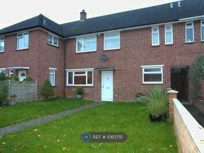 3 Bedroom Terraced House To Rent In Fane Way, Maidenhead, SL6